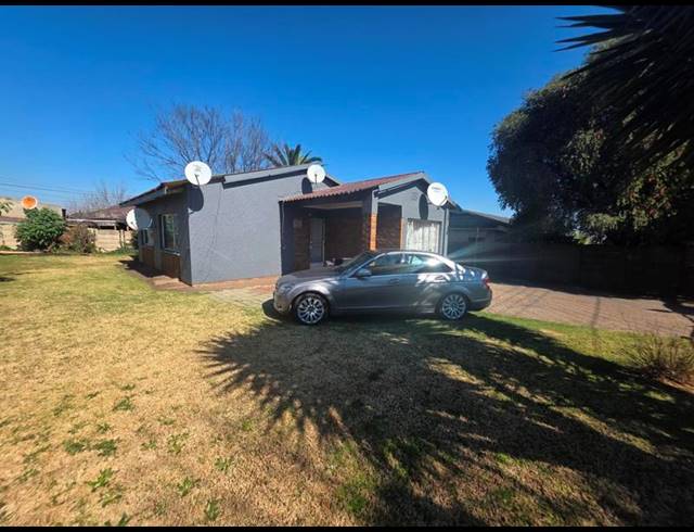 5 BEDROOM HOUSE FOR SALE IN KLOPPERPARK